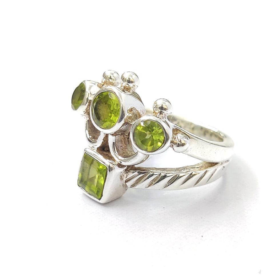 Miniatura: Peridot Ring (9.7 Grams)