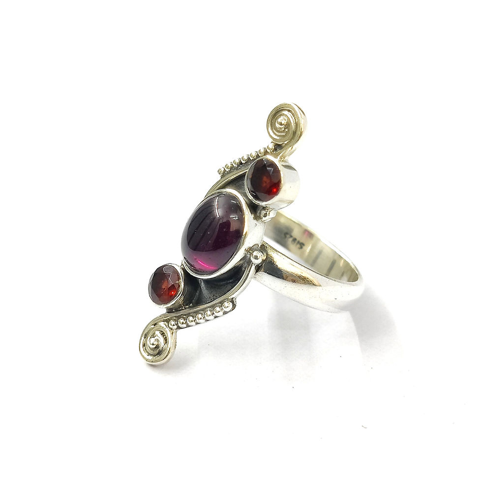 Miniatyrbild: Garnet Ring (5.8 Grams)
