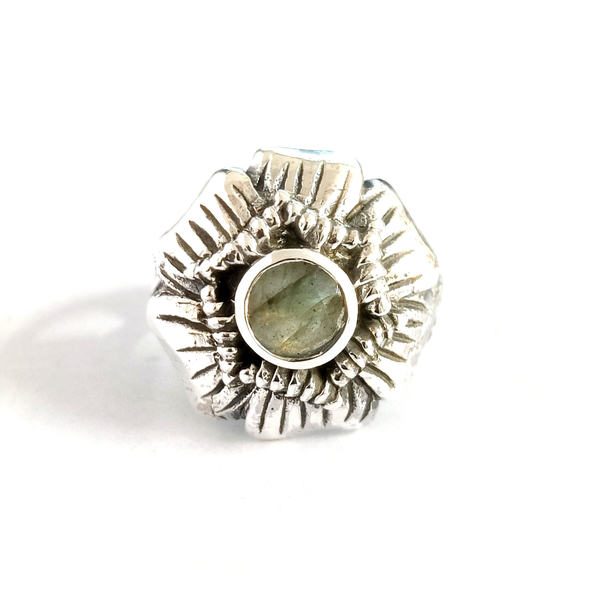 Labradorite Ring (6.1 Grams)
