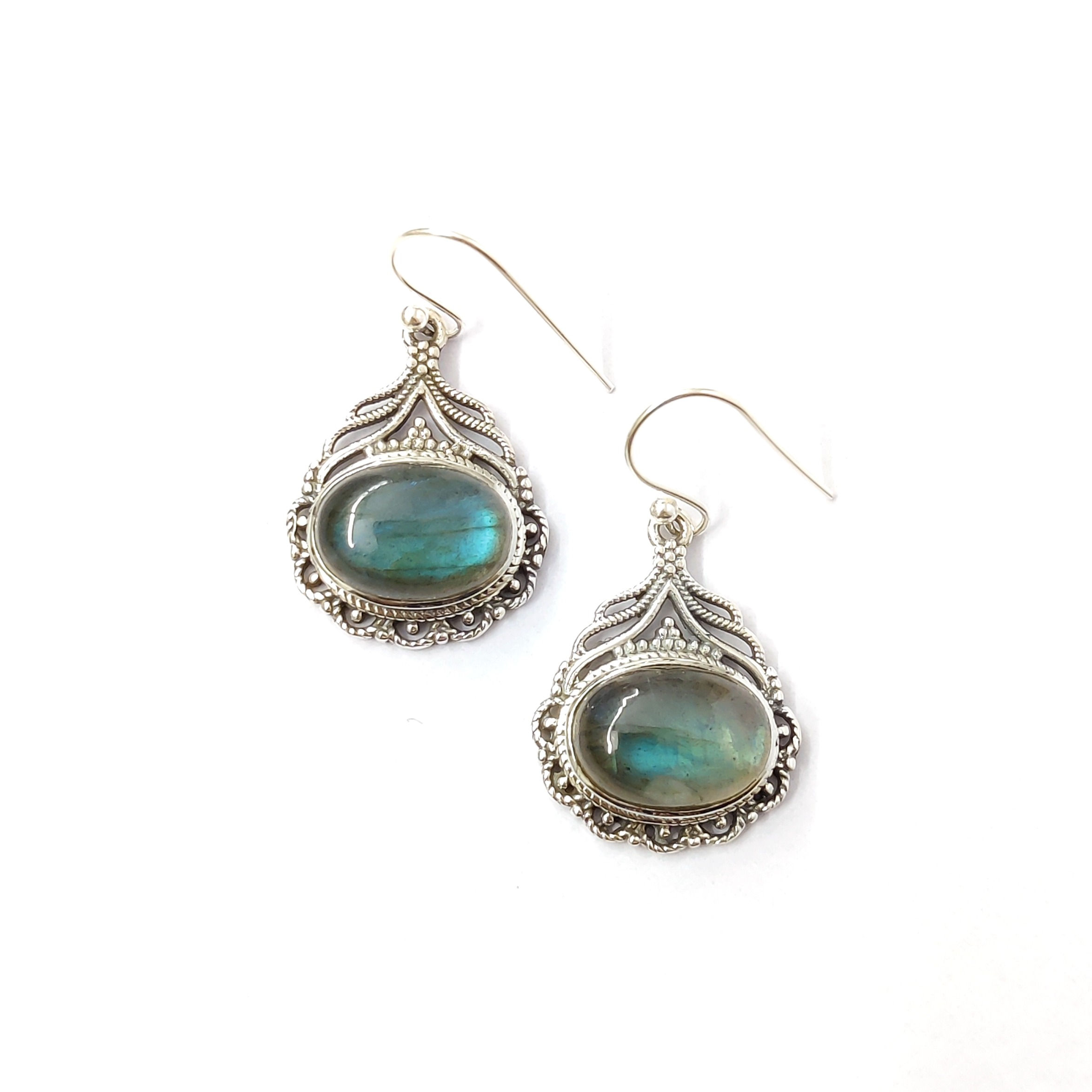 Labradorite Earring (8.8 Grams)