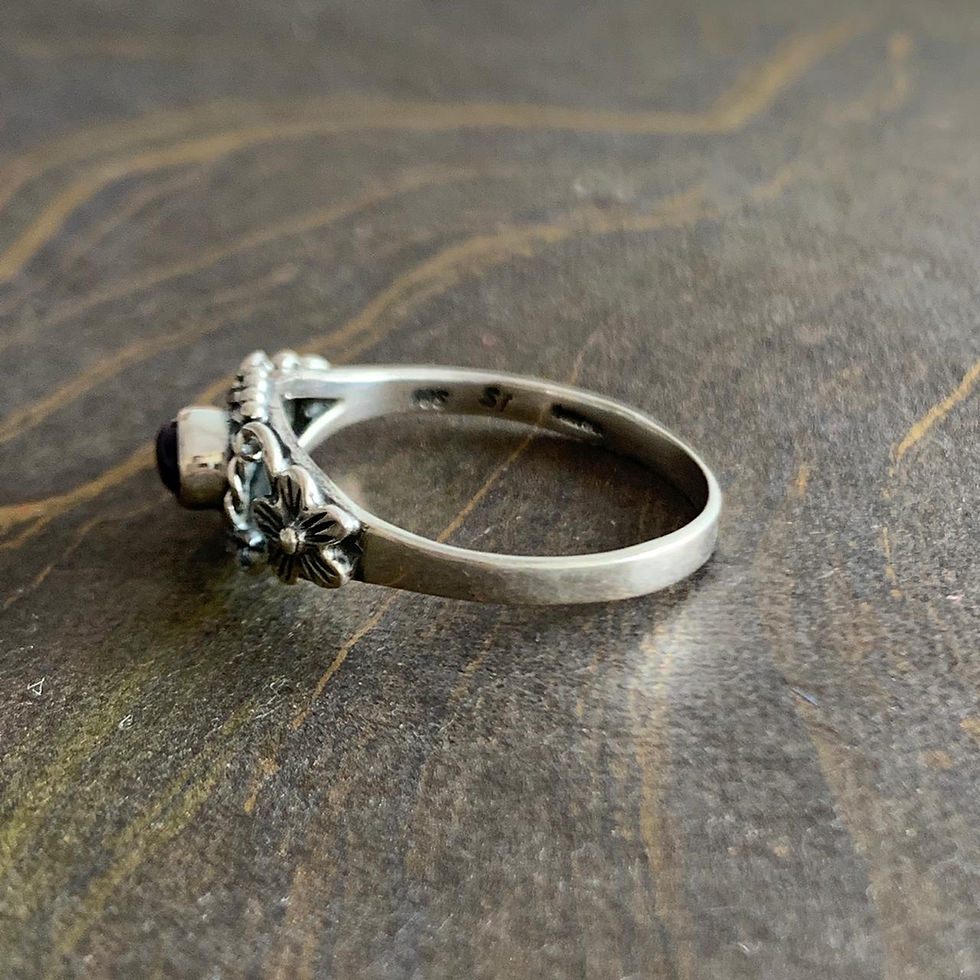 Miniaturbild: Dainty Amethyst Ring (2.0 Grams)