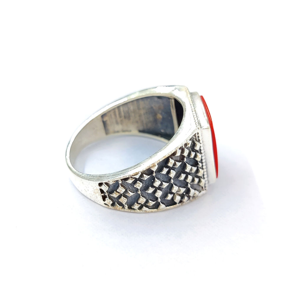 Thumbnail: Red Onyx Ring (9.1 Grams)