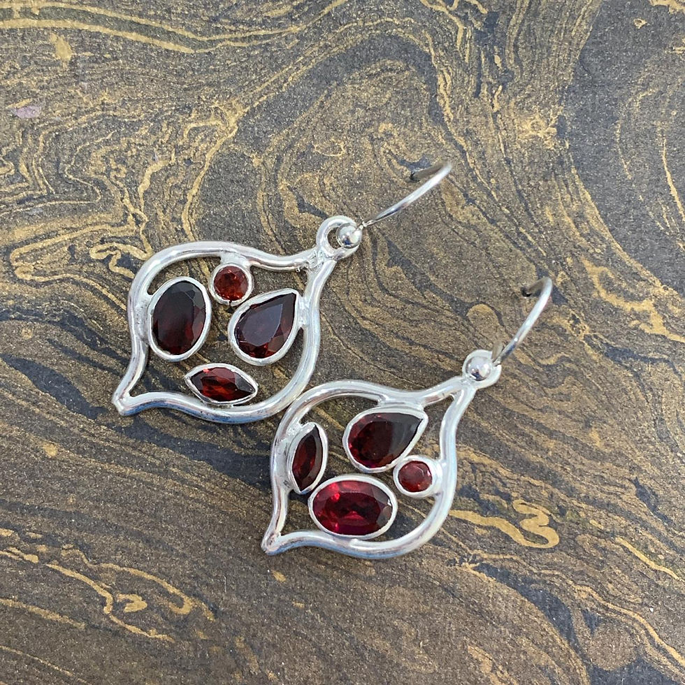 Miniatura: Garnet Earrings (5.7 Grams)