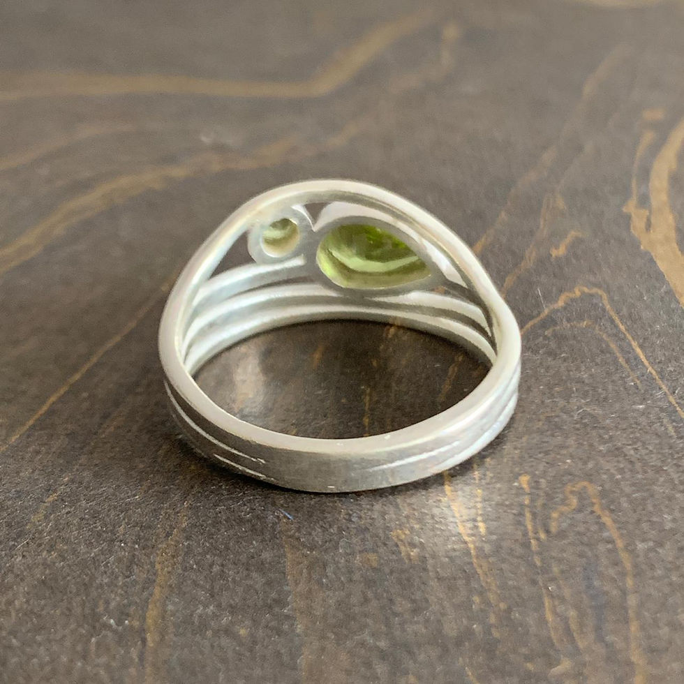 Miniaturbild: Designer Multi Peridot Ring (3.8 Grams)