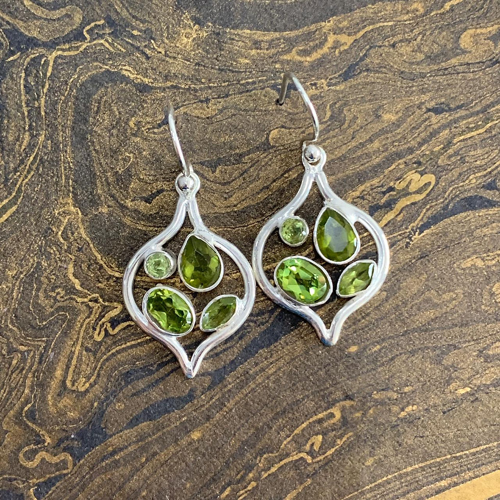 Miniatura: Garnet Earrings (5.7 Grams)