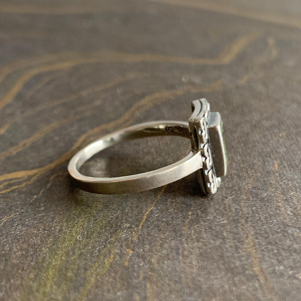 Miniatura: Dainty Peridot Ring (2.4 Grams)