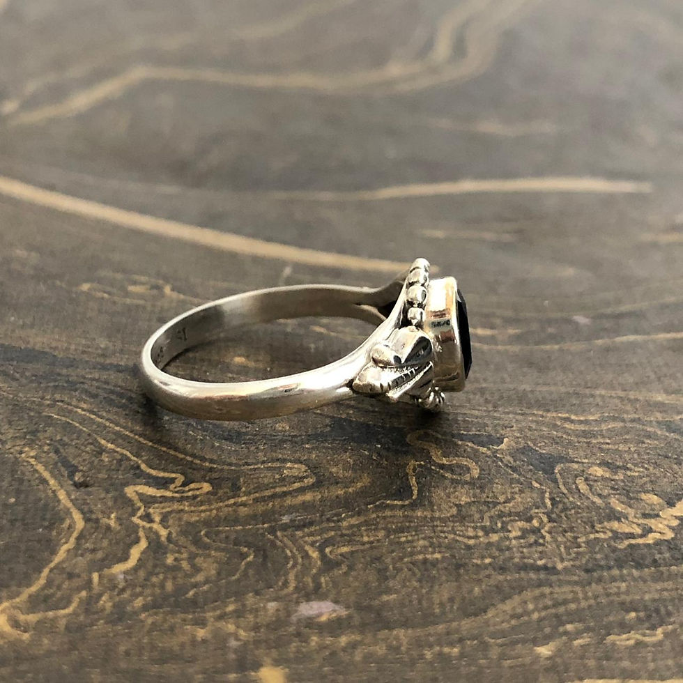 Thumbnail: Dainty Sapphire Ring (2.8 Grams)