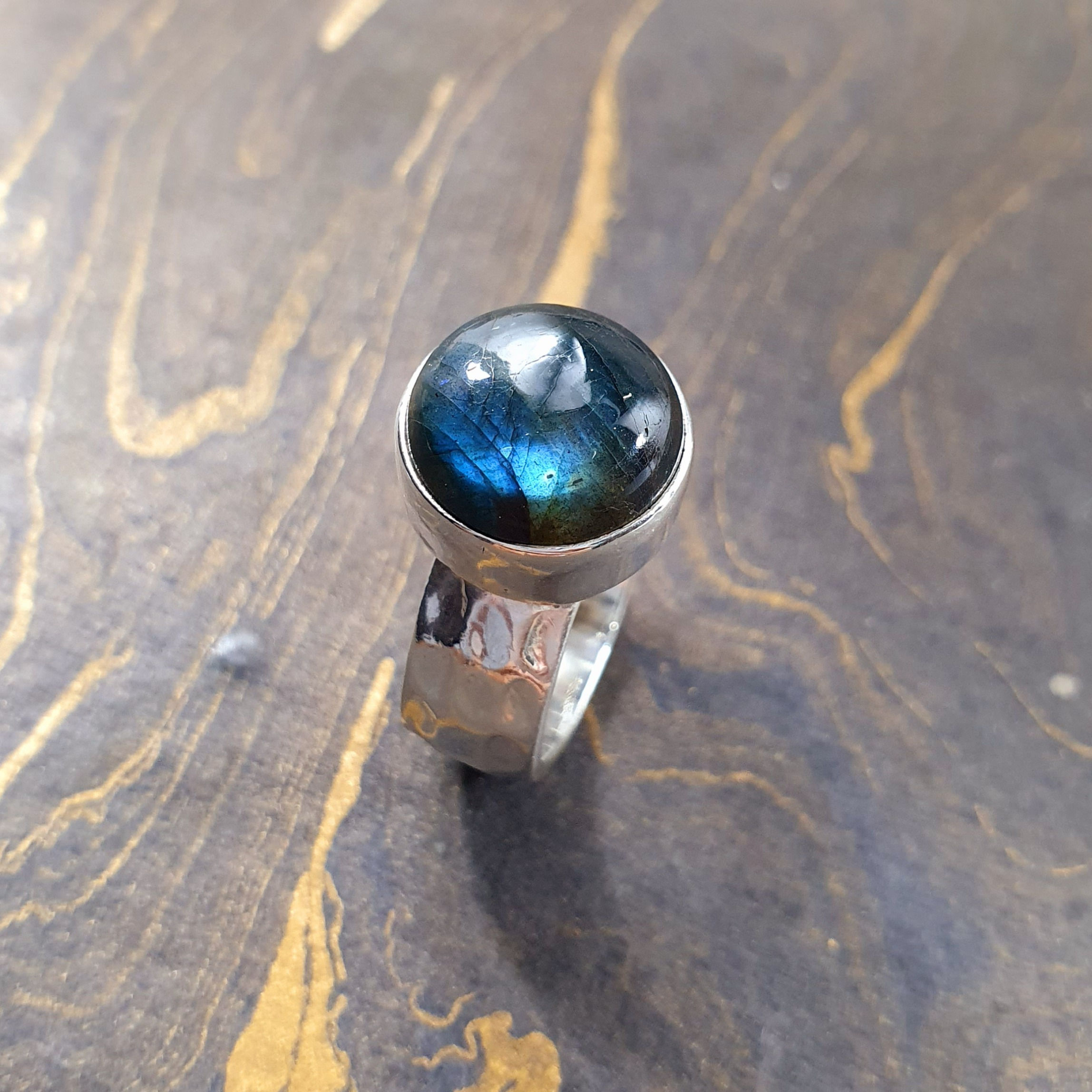 Labradorite Ring (8.5 Grams)