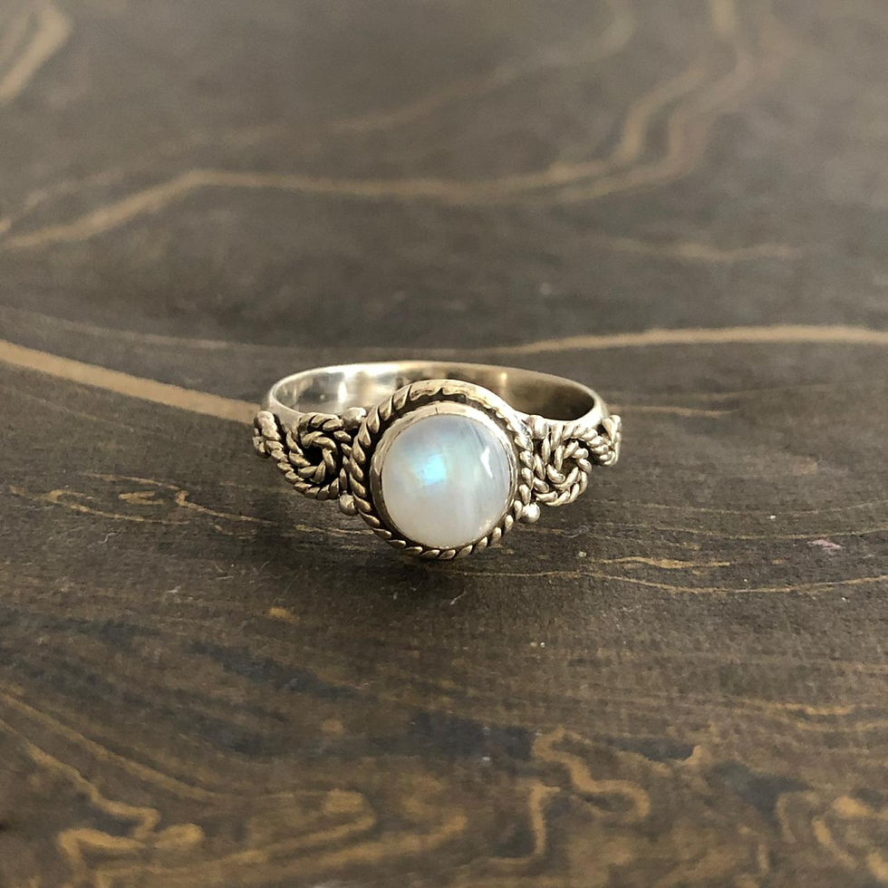 Designer Moonstone Ring (3.2 Grams)
