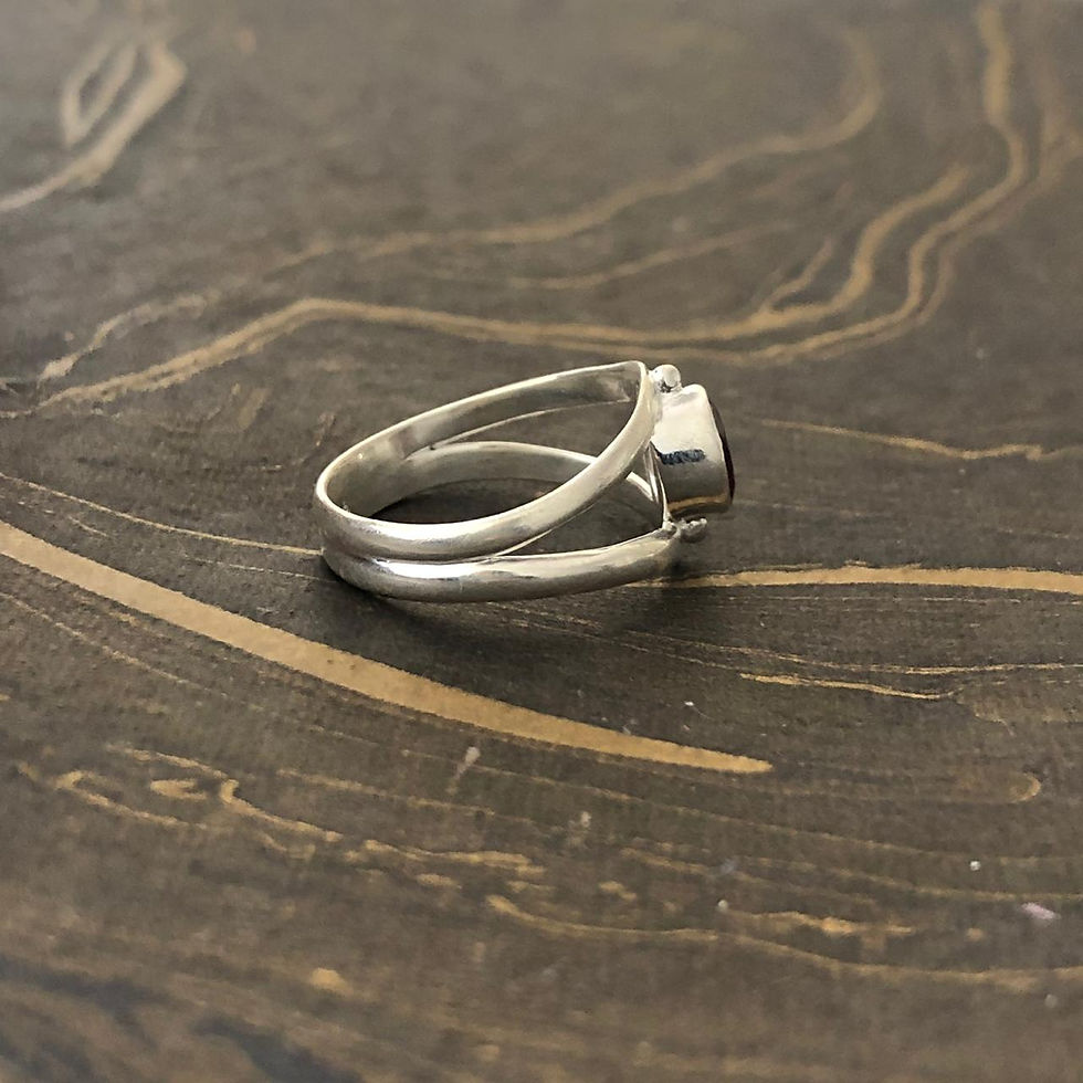 Miniature : Designer Garnet Ring (3.1 Grams)