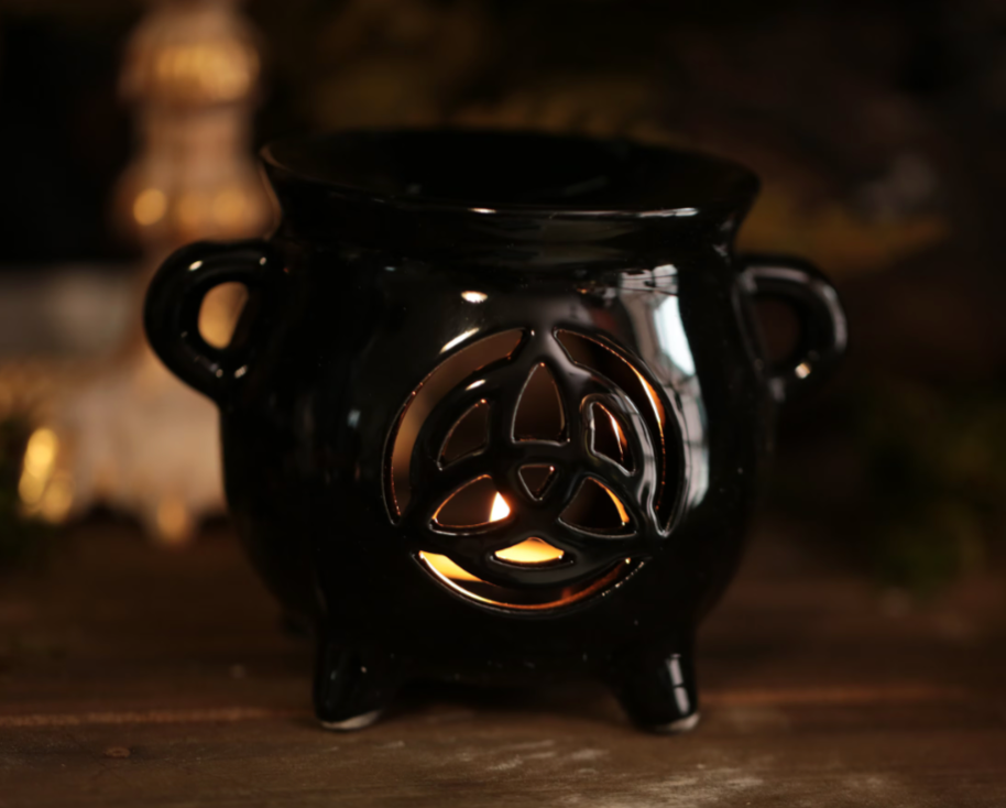 Thumbnail: Triquetra Cauldron Oil Burner