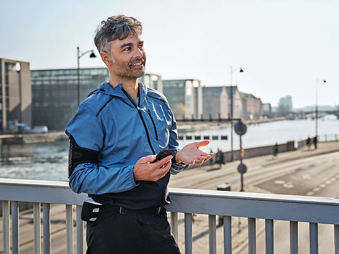 Oticon_Own_Runner_Hands_free_call_KMM_2166_©Oticon.jpeg