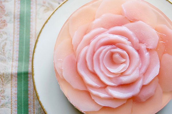 桃のババロアケーキ