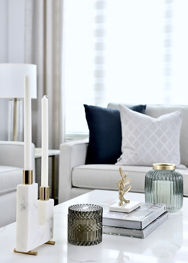 Close Up Table Accents