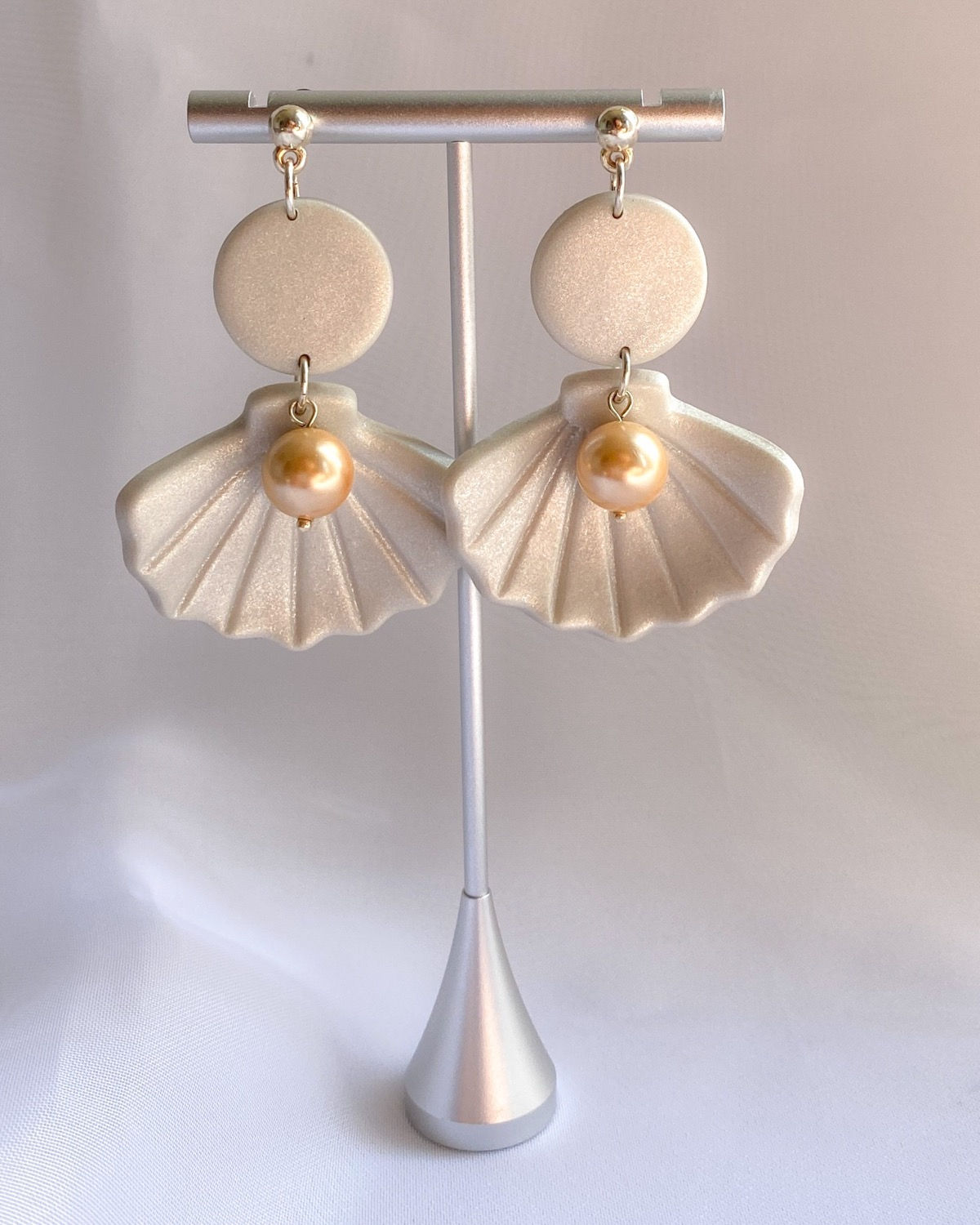 Brinco Shell - Pérola creme