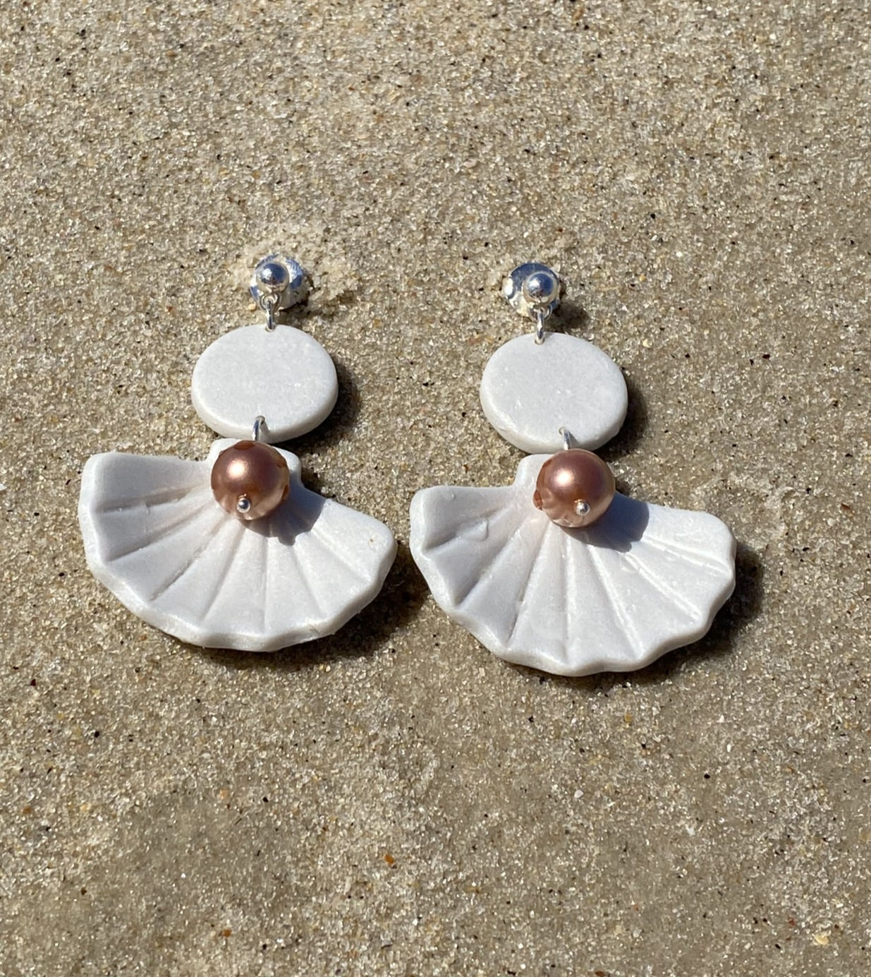 Brinco Shell - Pérola rosé gold