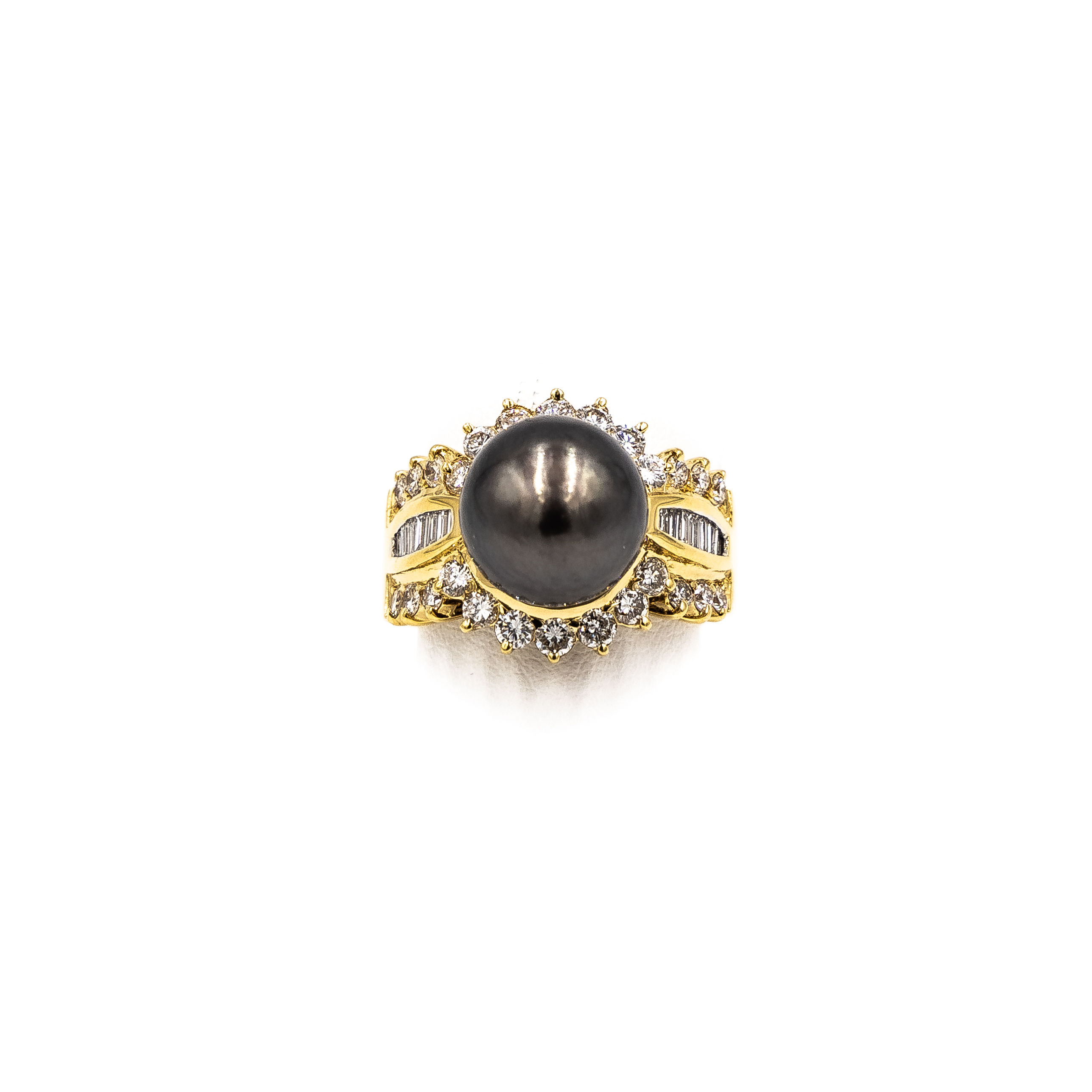 Yellow Gold Tahitan Pearl Banquette Round Channel Ring