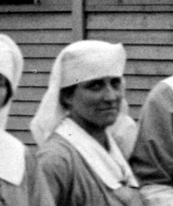 WW1 woman war red cross irene givenwilson issoudun 