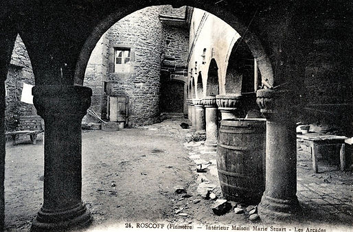 Roscoff_(FinistÃ¨re)_-_House_of_Marie_St