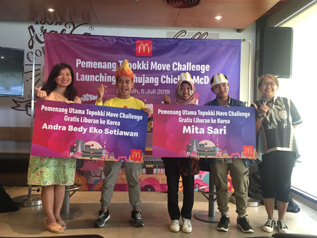 Pemenang Topokki Move Challenge Terima Hadiah