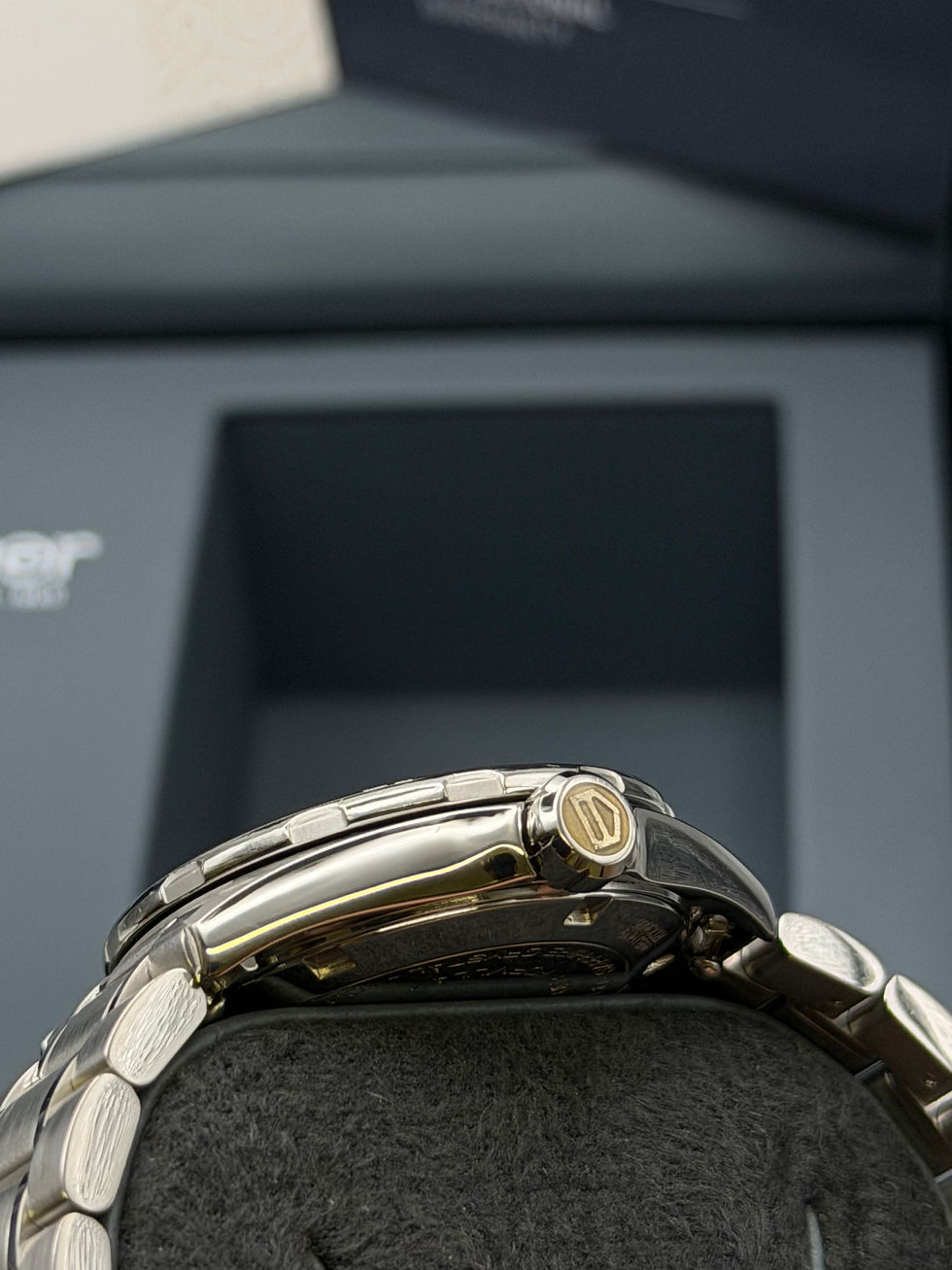 Thumbnail: Ladies tag Heuer Formula 1 with MOP and diamond dial 