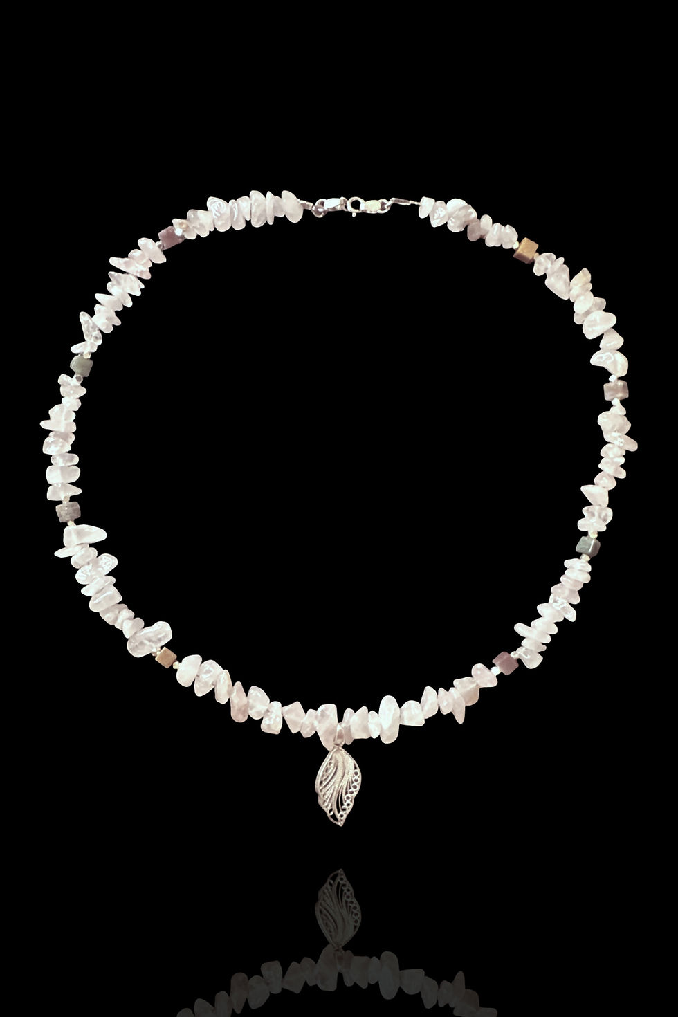 Thumbnail: Leaf Rose Quartz Nacklace