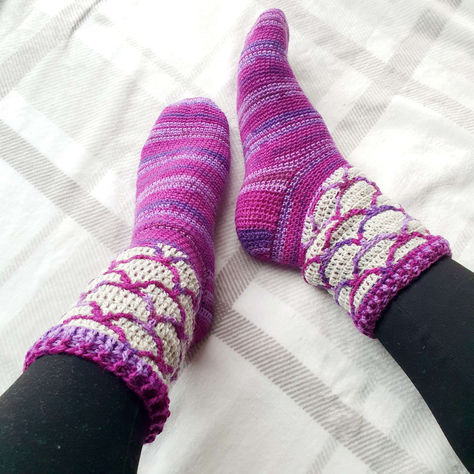 Sirens' Slumber Socks: Free Mosaic Crochet Pattern