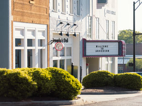 A marquee sign outside of a building reads Welcome to Anderson.