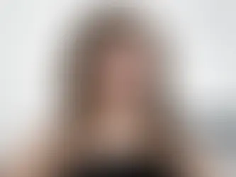 90s Music Icon Lisa Loeb Sends Special Message to PC3 Seniors