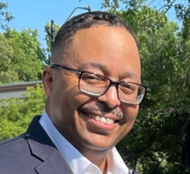 Meet Pasquelo Tate: the Director of Sales of Simplain