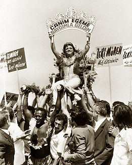 Zeki Müren, İzmir Fuarı'nda.
