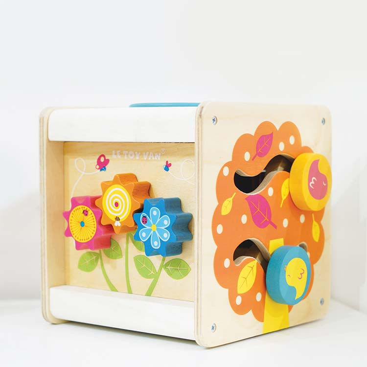 Thumbnail: Petit Activity Cube