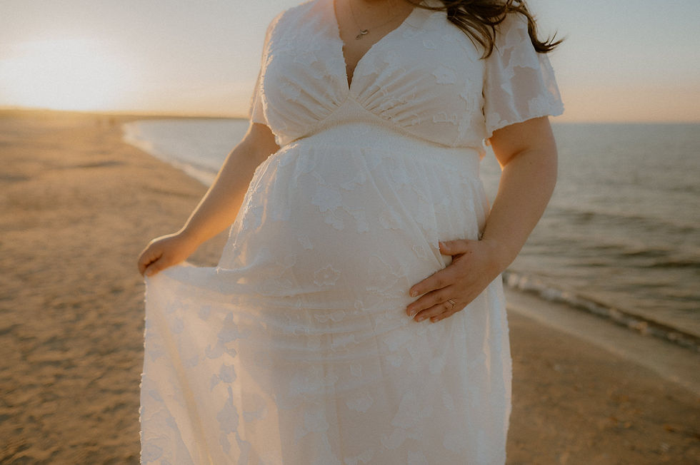 Babybauchshooting in Zingst am Meer.
