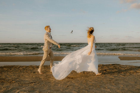 Paarfotos in Prerow - lebendig und authentisch. Bucht hier euer After Wedding Shooting an der Ostsee.