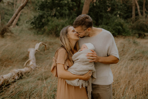 Stilvolle Babyfotografie in Gehlsdorf am Wasser. Eure Babyfotografin in Rostock und Umgebung. Bucht hier euer Babyshooting.