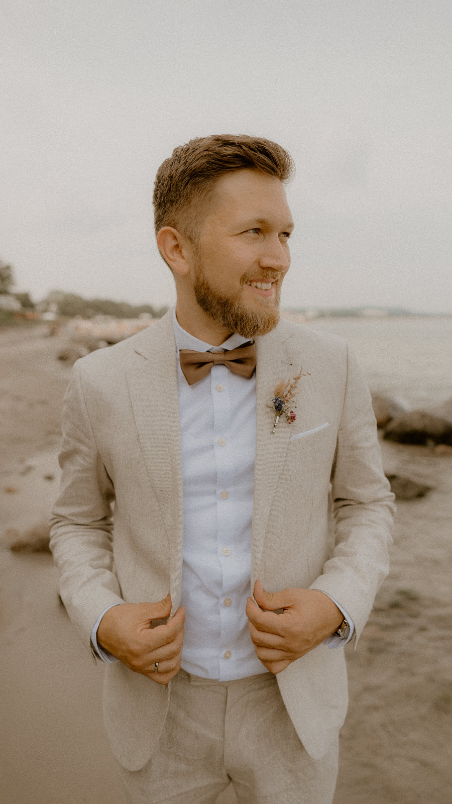 Hochzeitsfotograf Kühlungsborn – Hochzeitsshooting Gespensterwald Nienhagen – Hochzeitsfotograf The Grand Heiligendamm – freie Trauung Warnemünde – Strandhochzeit Insel Poel – Hochzeit im Herrenhaus Samow – Fotograf Trauung Vogtei Warnemünde – Hochzeitsfotograf Standesamt Rostock– Hochzeitsplaner Rostock – Heiraten in Rerik – Hochzeitsfotografie Insel Poel – Trauung Kröpelin – Monique Krüger Fotografie