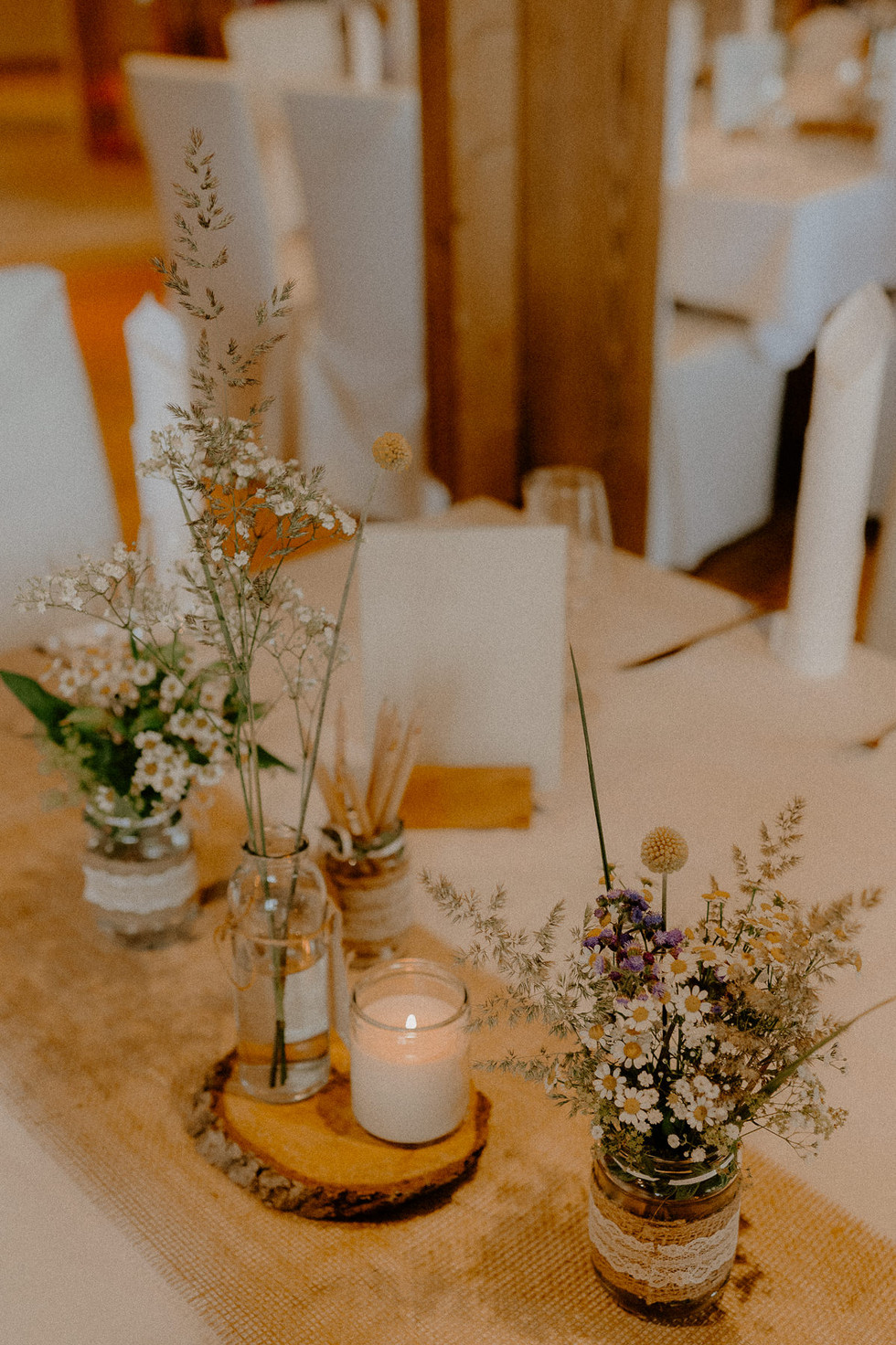 Hochzeitsplanung in Rostock – Monique begleitet eure Hochzeit als Fotografin – Brautpaar feiert freie Trauung bei Rostock – Hochzeitsreportage bei Gut Landsdorf nahe Rostock – Landhochzeit in Mecklenburg Vorpommern – Fotografische Begleitung eurer Trauung
