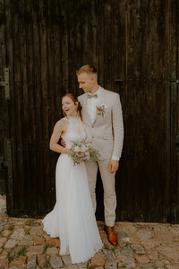 Hochzeitslocation Skulpturenpark Katzow – Kirchliche Trauung Krummin – Hochzeitsfotograf Usedom – Hochzeitsfotografie Feld & Scheune Rom – Fotograf für Landhochzeit Neetzow-Liepen – Hochzeitsshooting Gut Pronstorf – Hochzeitsreportage Jagdschloss Bellin – Hochzeitsfoto Schloss Hasenwinkel – Weddingphotographer Gut Nustrow – Hochzeitsfotograf Gut Gerdshagen – Fotograf Hochzeit Gut Gremmlin Lalendorf