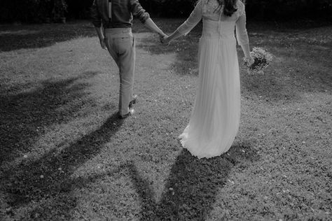 In Sasnitz kann man wunderbar im Standesamt heiraten - ob allein oder mit euren Liebsten! Monique begleitet euch als Hochzeitsfotografin in Sassnitz und Umgebung.