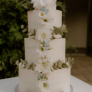 Naked Cake bei einer Hochzeitsreportage im Seehotel Lübeck / Hochzeitsfotograf in Lübeck für emotionale Hochzeitsreportagen.