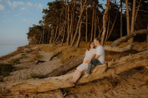Babybauchshooting am urigen Darßer Ort! Ich bin eure Fotografin für Babybauchshootings in Graal Müritz & Fischland Darß.