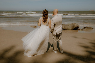 Hochzeitsfotograf Schleswig Holstein – Heiraten in Flensburg – Fotograf Hochzeit Kiel – Hochzeitsshooting auf Fehmarn – Hochzeitsreportage in Heiligenhafen – Ganztageshochzeit Fotografie Lübeck – Hochzeitsfotograf Norddeutschland – Hochzeitslocation Ostsee – Fotograf Hochzeit in Eckernförde