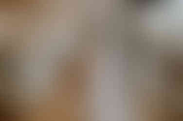 Heiraten in Stralsund : Braut steht in der Hochzeitslocation Ventspils Stralsund