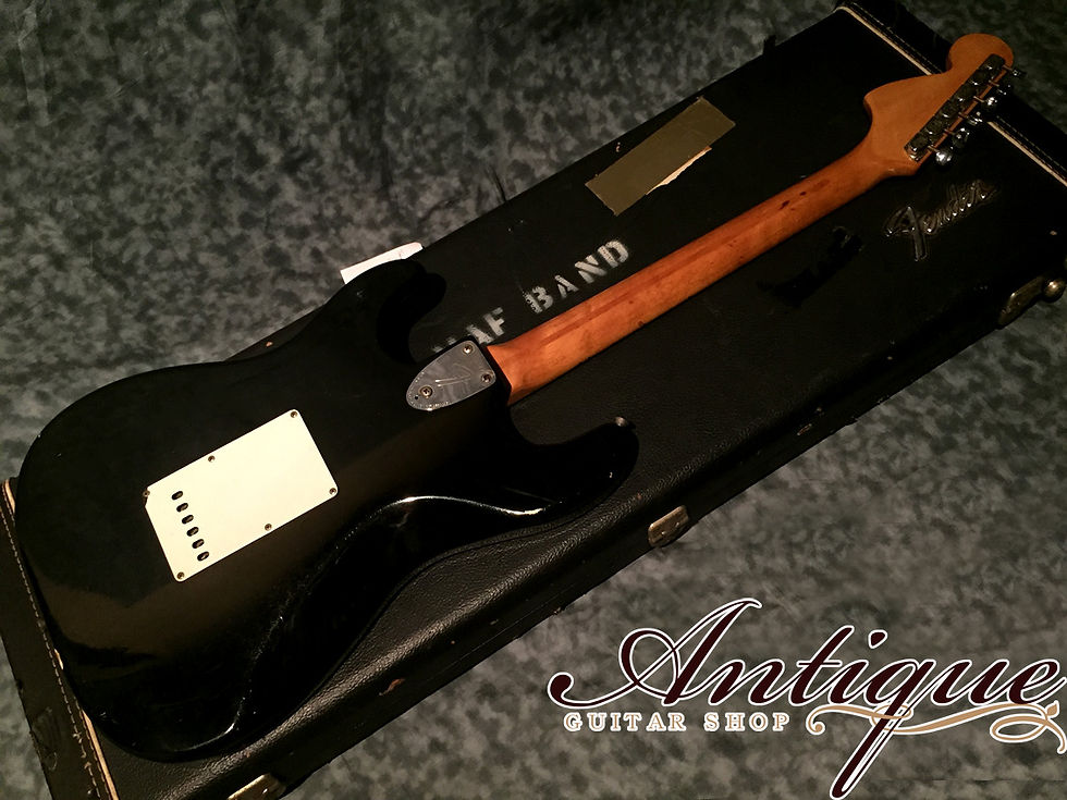 サムネイル： Fender Stratocaster 1974年製 Black Maple Neck w/Staggered PU EX+++