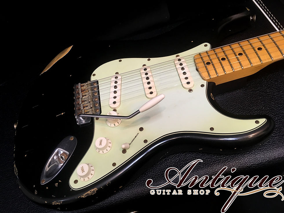 サムネイル： Fender Custom Shop TBC Custom Vintage Strato ’07年製 Black Hard Relic