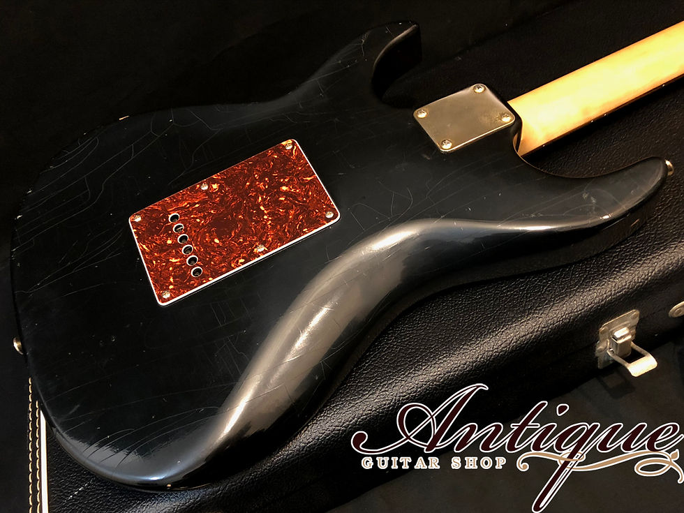 サムネイル： Don Grosh Custom Guitars Retro Classic ’96-97年製 Black & Gold Hardware
