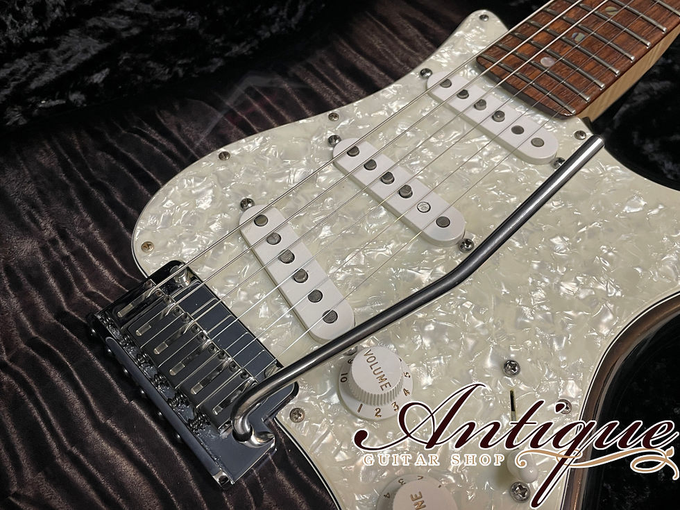 サムネイル： Fender Custom Shop TBC Custom Deluxe Stratocaster 2012年製 Ebony Trans