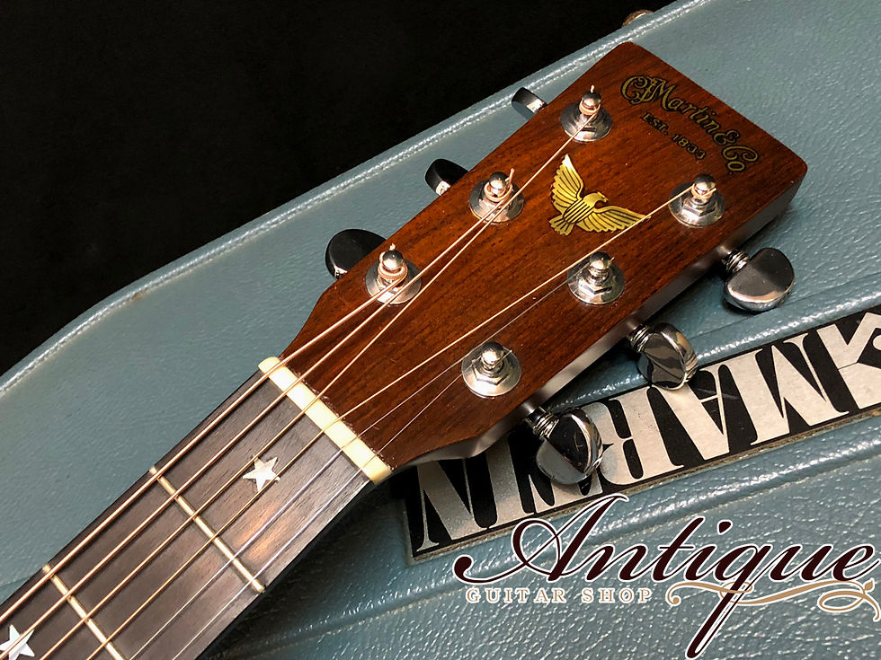 Martin D28 シリアルナンバー入り木製プレートです。 Martin D28 シリアルナンバー入り木製プレートです。 (リユース