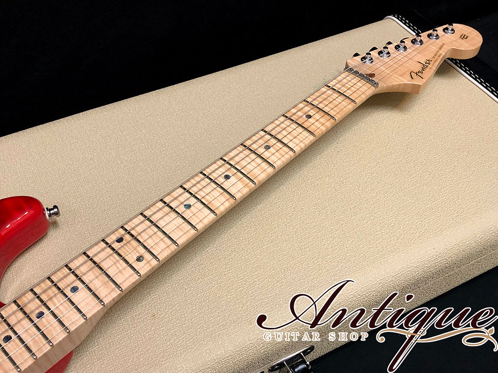 サムネイル： Fender Custom Shop MBS Custom Deluxe Stratocaster ‘12年製 Pink Trans