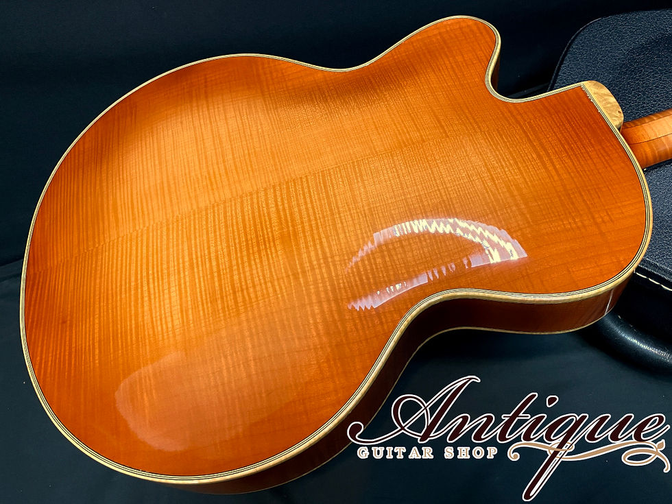 サムネイル： Buscarino The Monarch 17 Inch Archtop Custom 2000 Sunburst w/Master Grade S-Wood